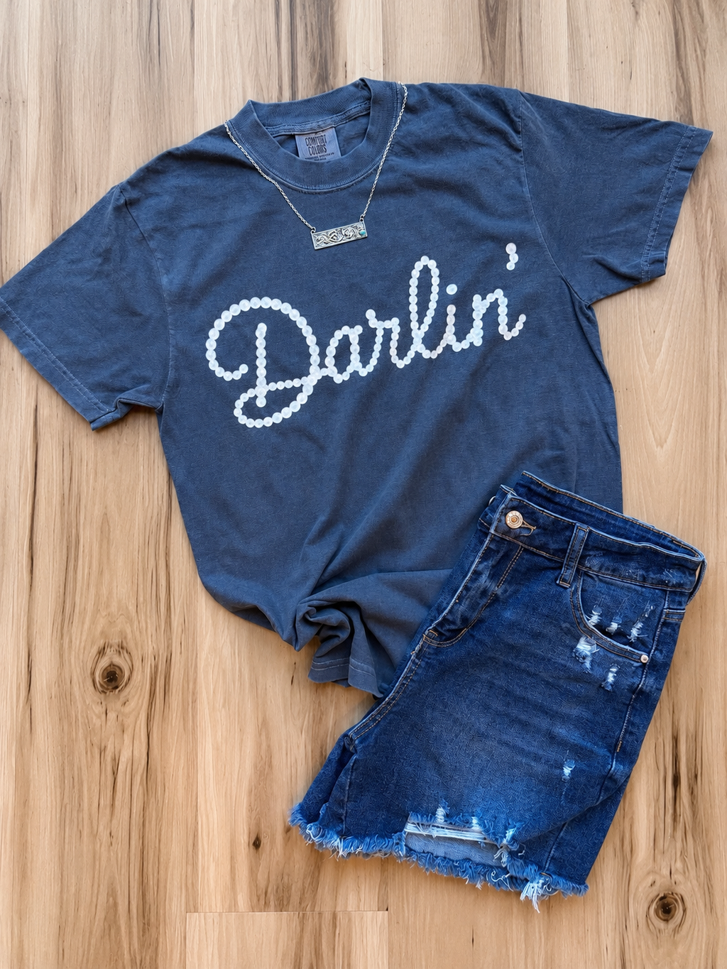 Darlin' Graphic Tee